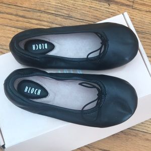 NIB Bloch Arabella flats